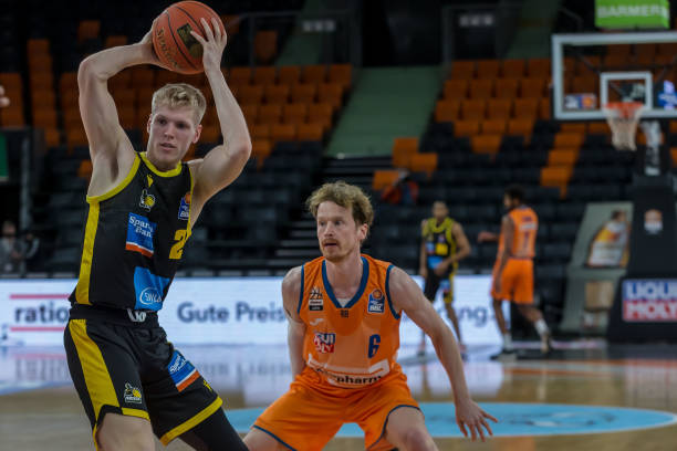 他不仅在球 他不仅在球